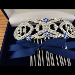 Bella’s hair comb breaking dawn